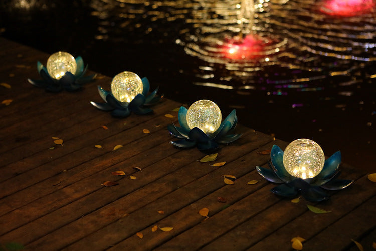 Solar Lotus Crackle Garden Light