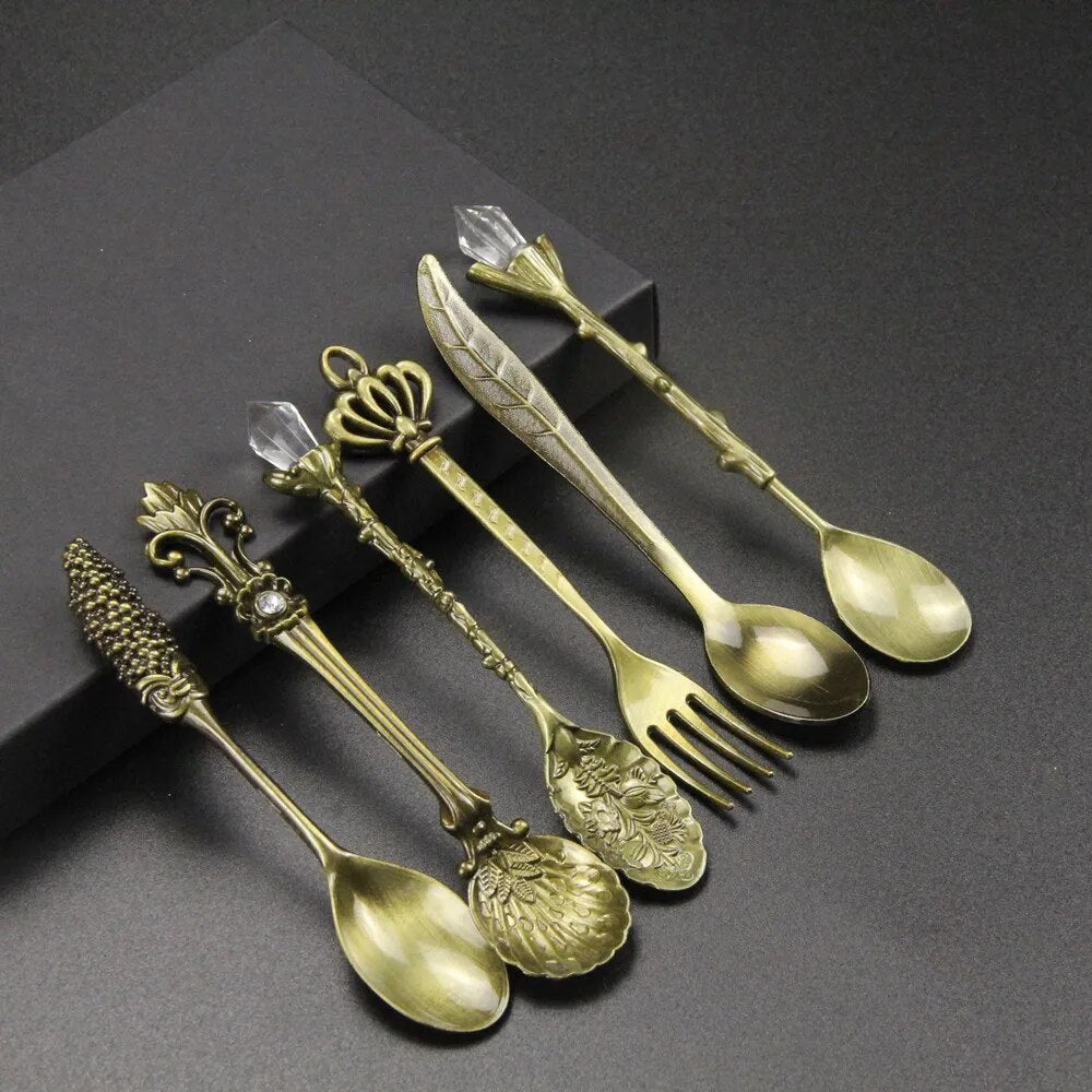 Maliben | Vintage Engraved Teaspoon – Classic Elegance For Your Table