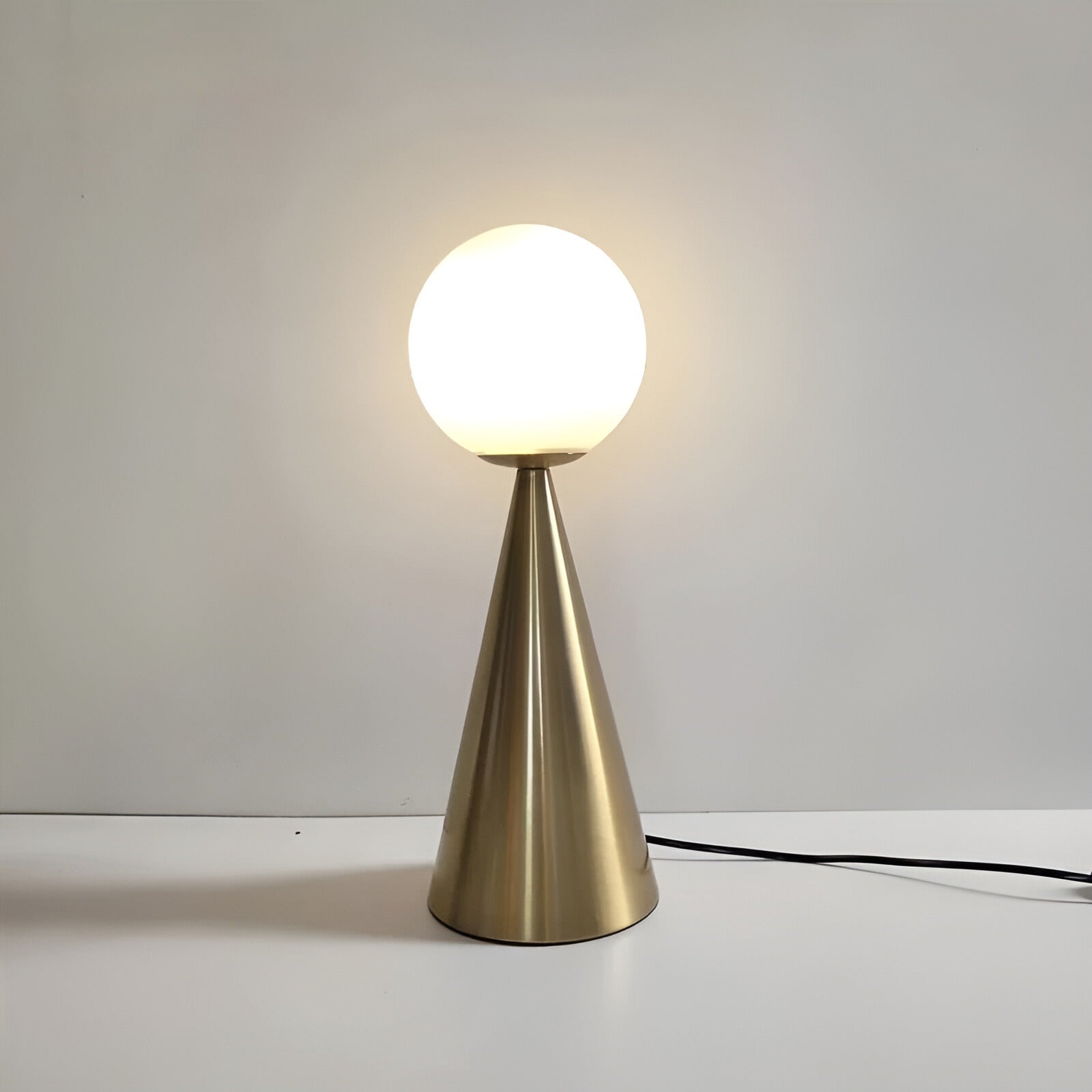 Maliben | Elegant Golden Table Lamp - Luxurious Lighting For Your Interior