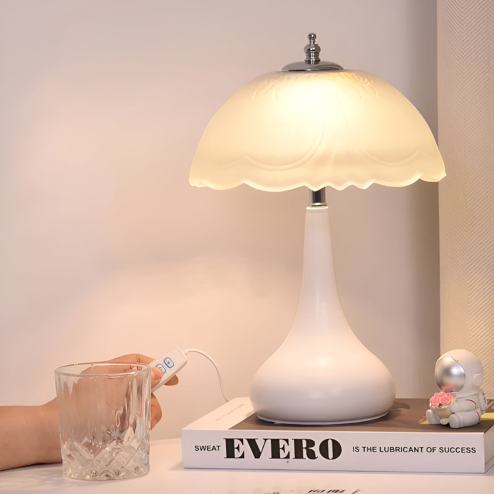 Maliben | Eleganza Luxe Table Lamp – Timeless Mushroom Shape With Led DimmIng Function in Soft Colors