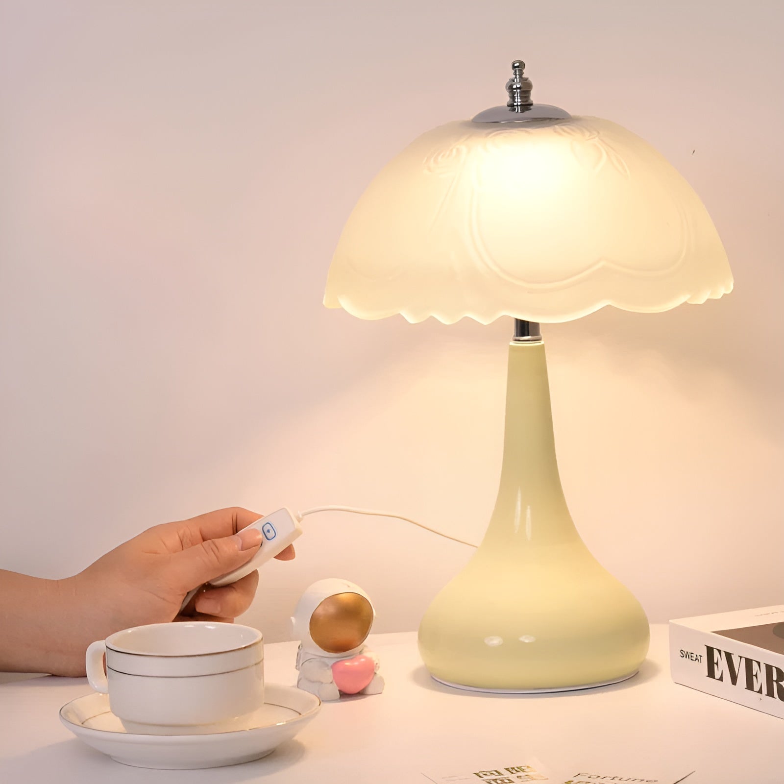 Maliben | Eleganza Luxe Table Lamp – Timeless Mushroom Shape With Led DimmIng Function in Soft Colors