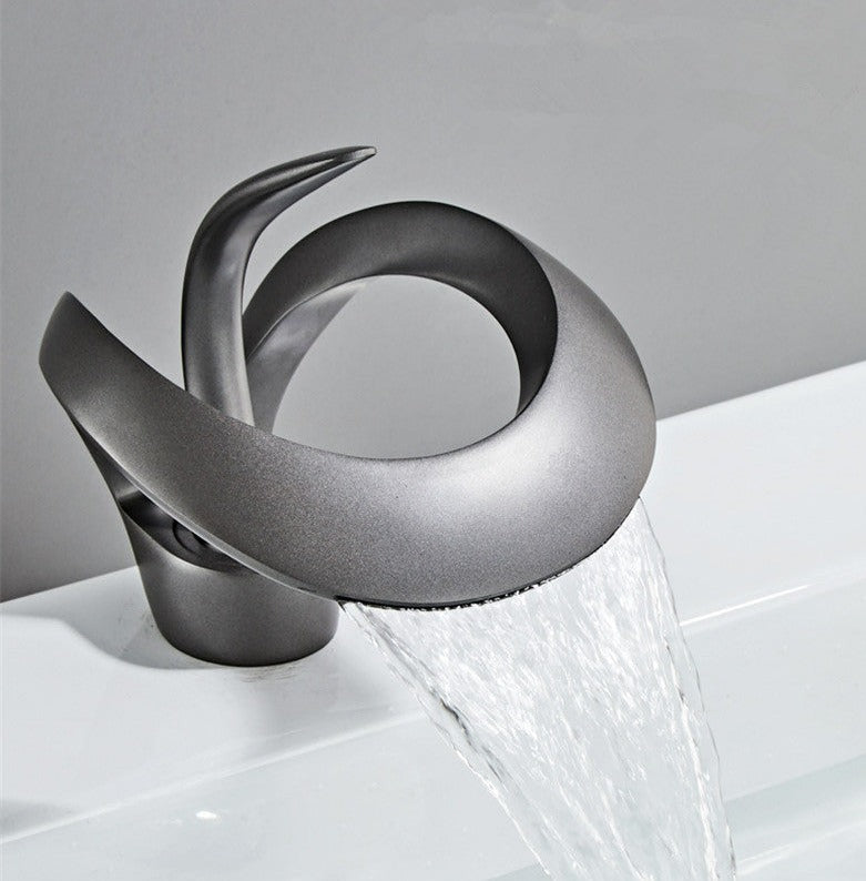 Maliben | Modern curved bathroom faucet
