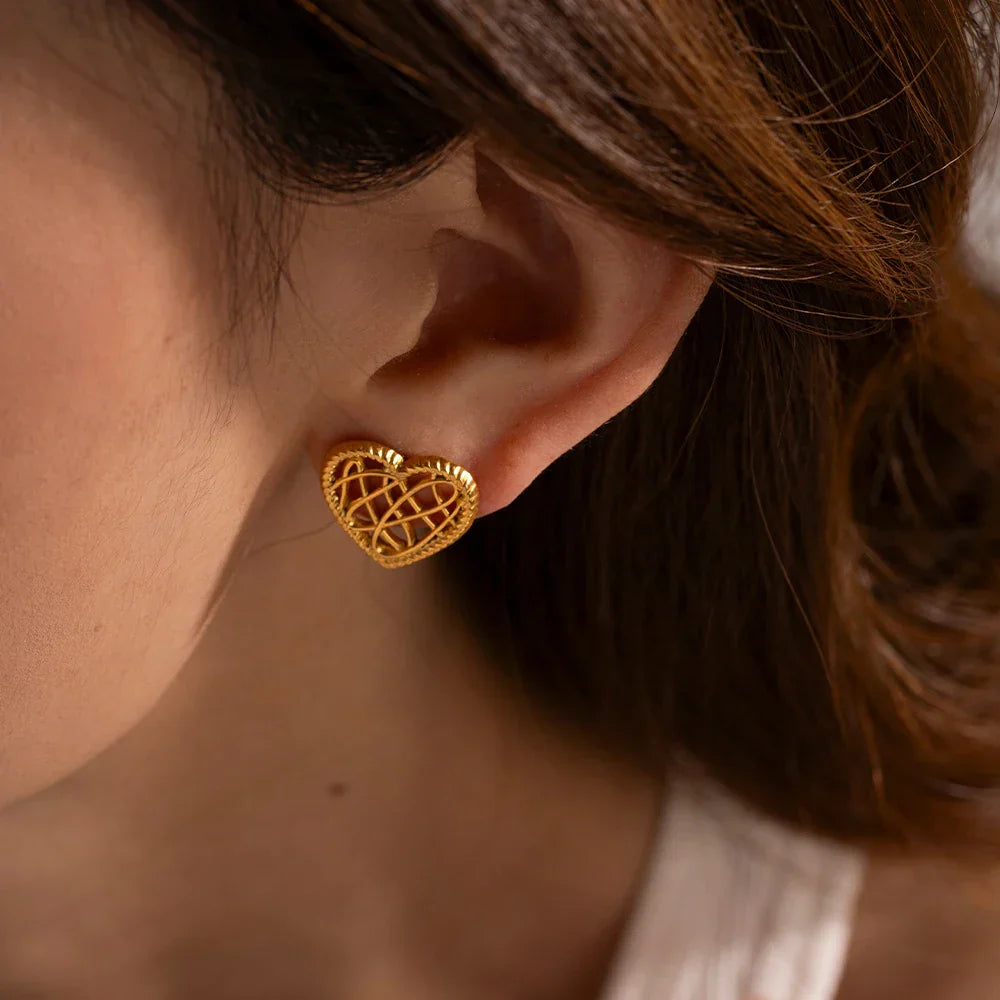 Maliben | 18k Open Heart Mesh Earrings