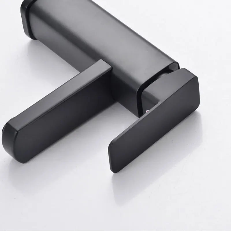 Maliben | Luxury Rethme Basin Tap - With Stylish Water Flow