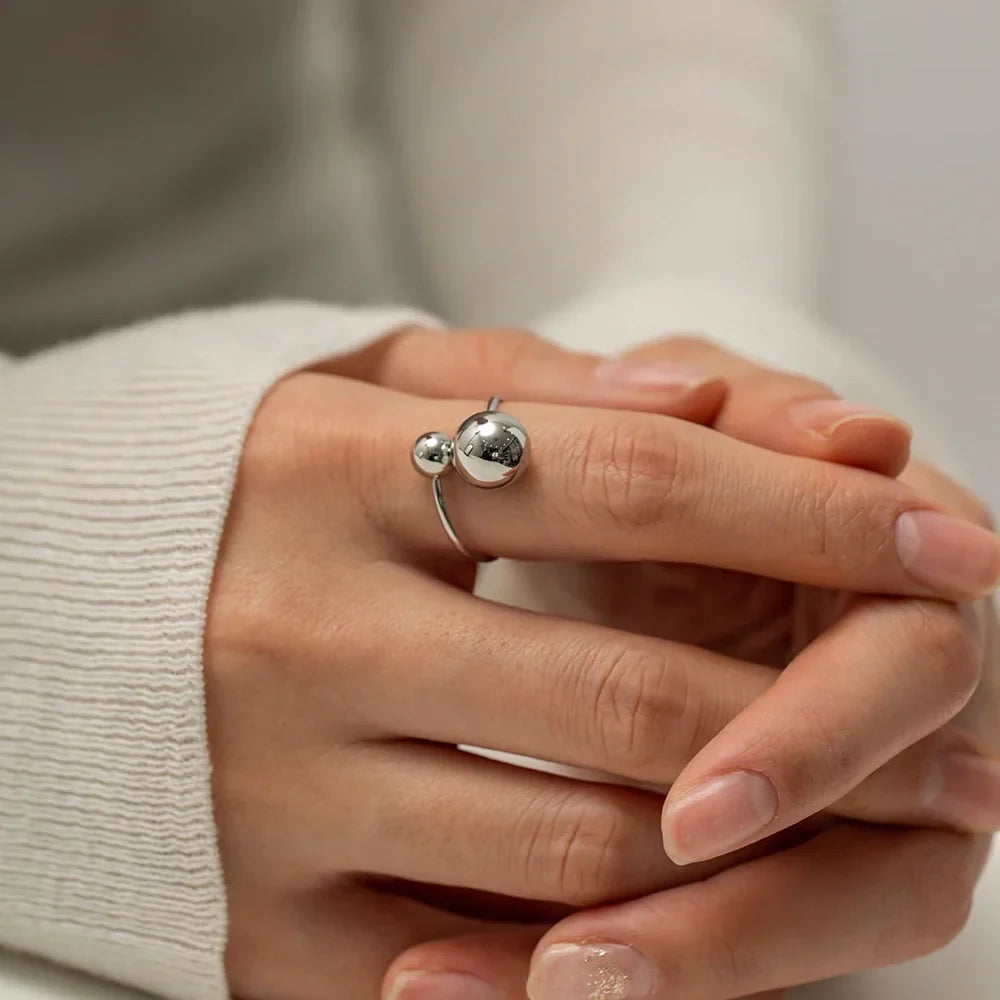 Maliben | 18k Bold Two Ball Open Ring