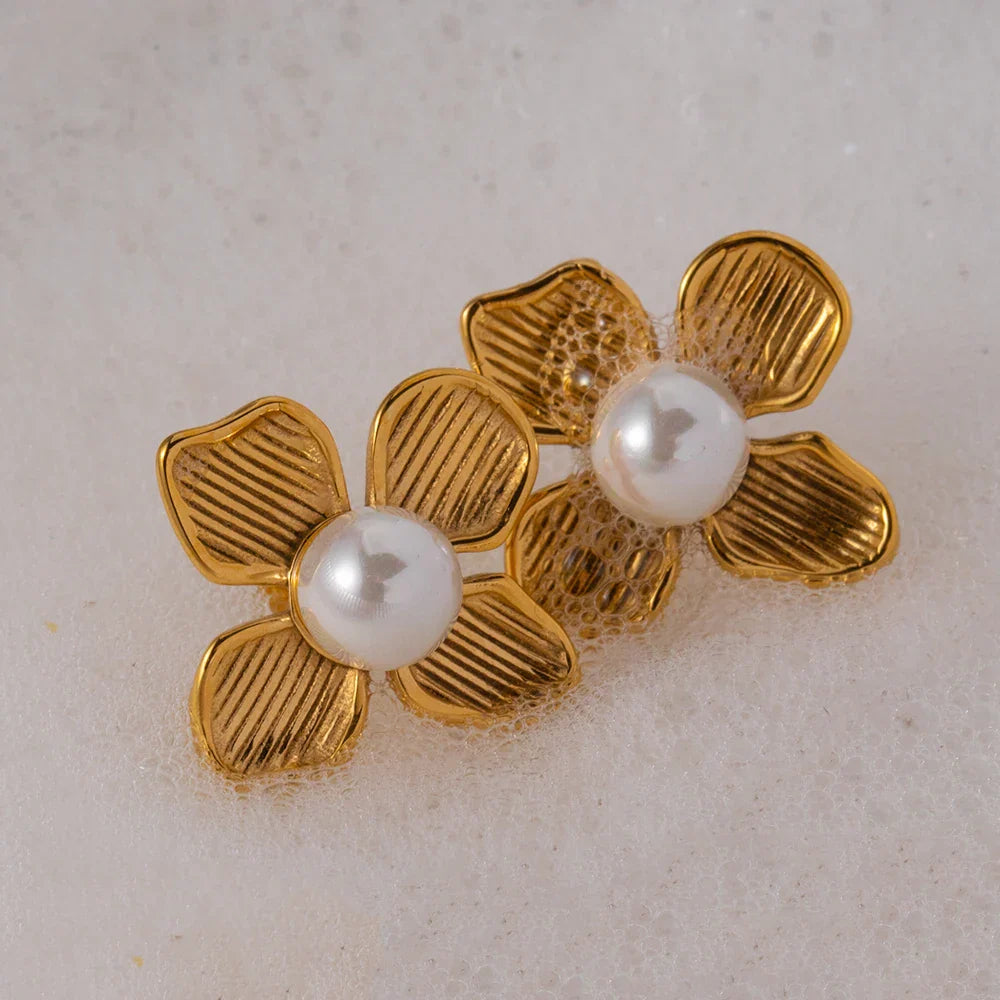 Maliben | 18k Four Petal Textured Pearl Flower