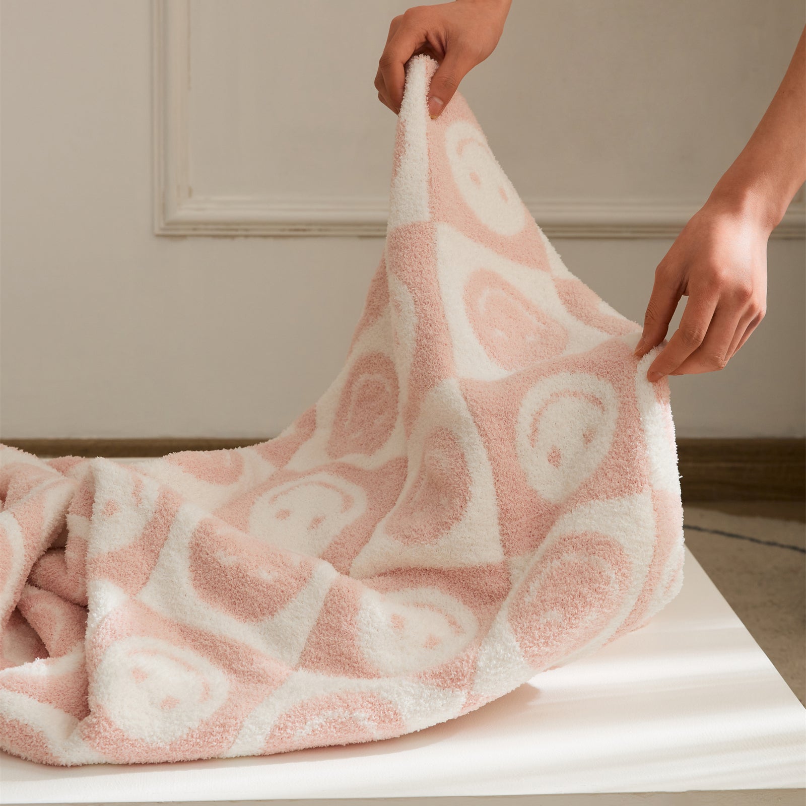 Maliben Smiley Checked Blanket