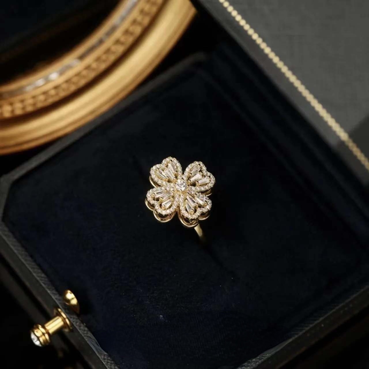 Maliben | Rotating Flower Zircon Clover Ring