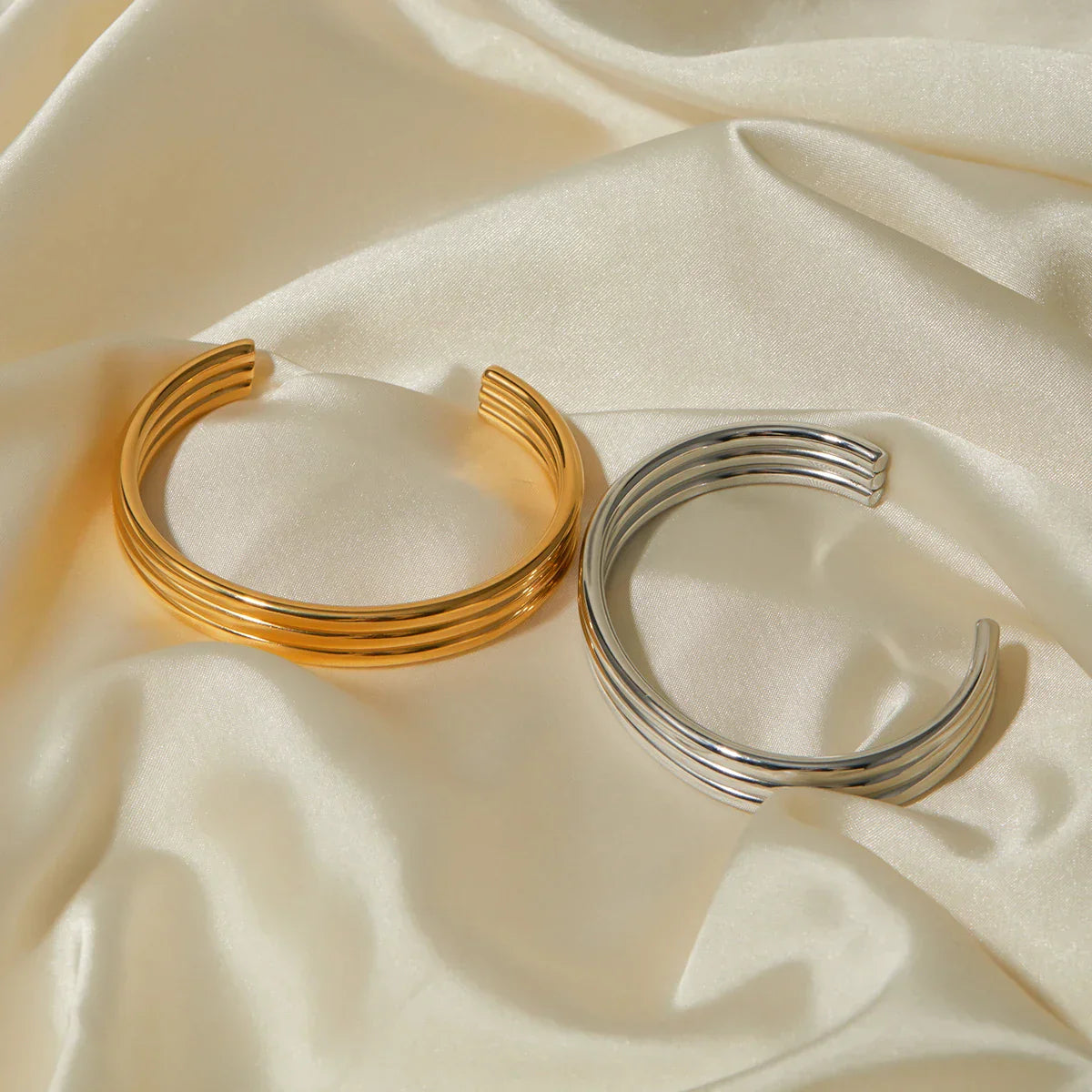 Maliben | 18k Triple Ribbed Bangle Bracelet