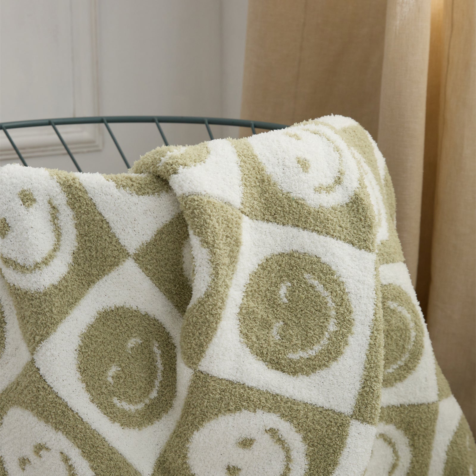 Maliben Smiley Checked Blanket