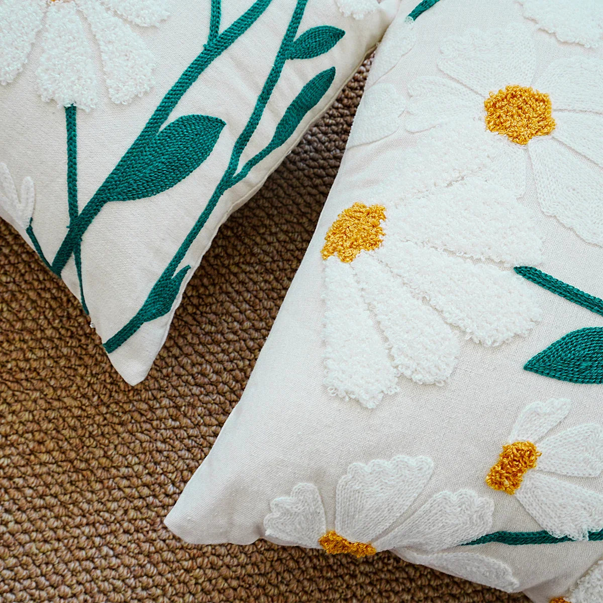 Maliben | Cushion With Embroidered Daisies For Sofa And Living Room Without Filling