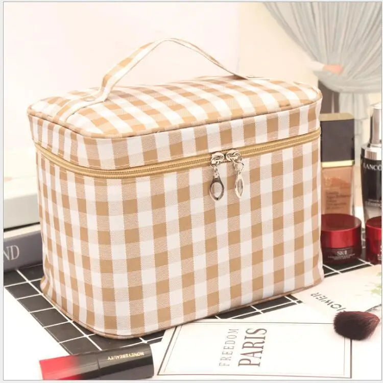 Maliben | Cosmetic Bag Wildaura | Large Capacity | Waterproof & Stylish | Animal Print