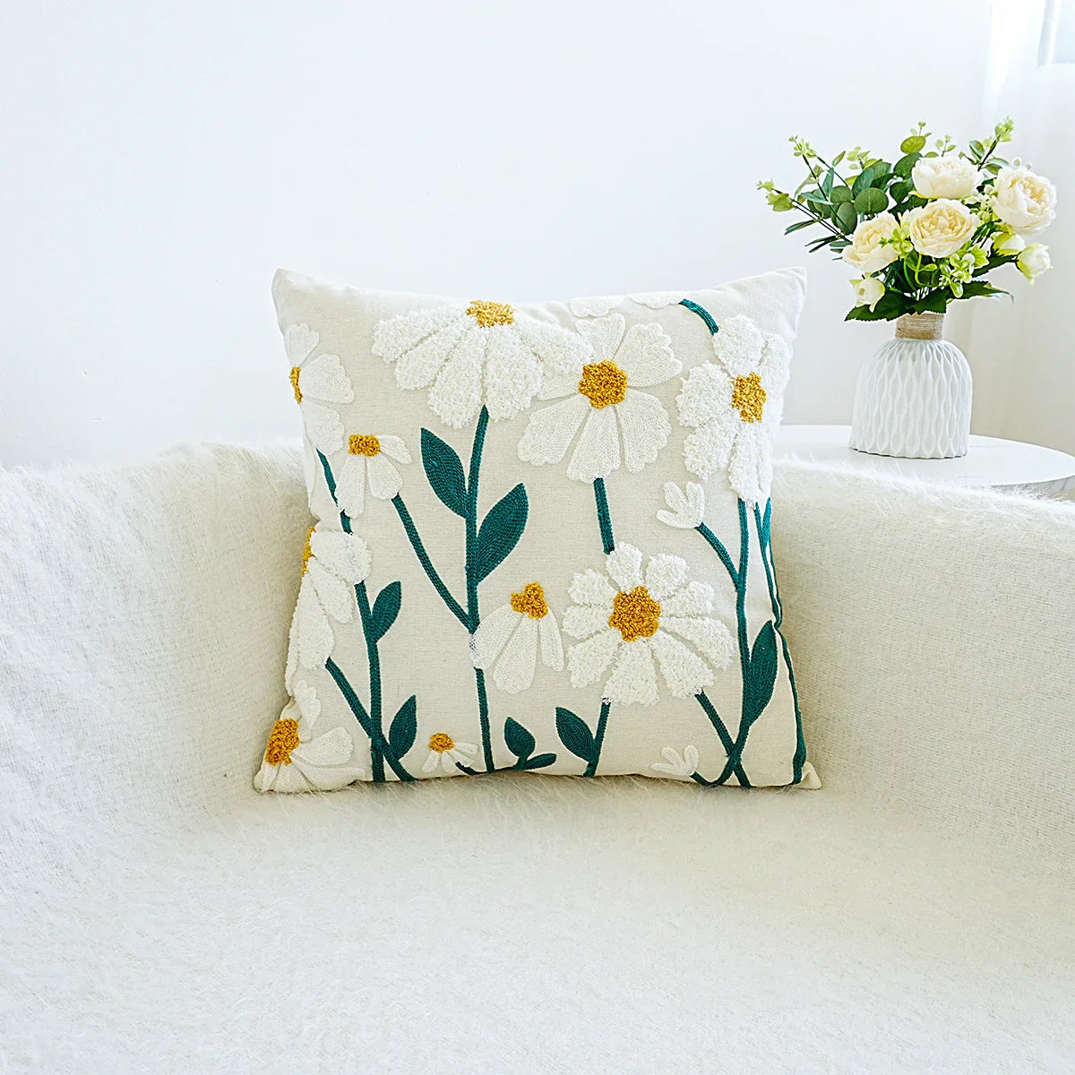 Maliben | Cushion With Embroidered Daisies For Sofa And Living Room Without Filling