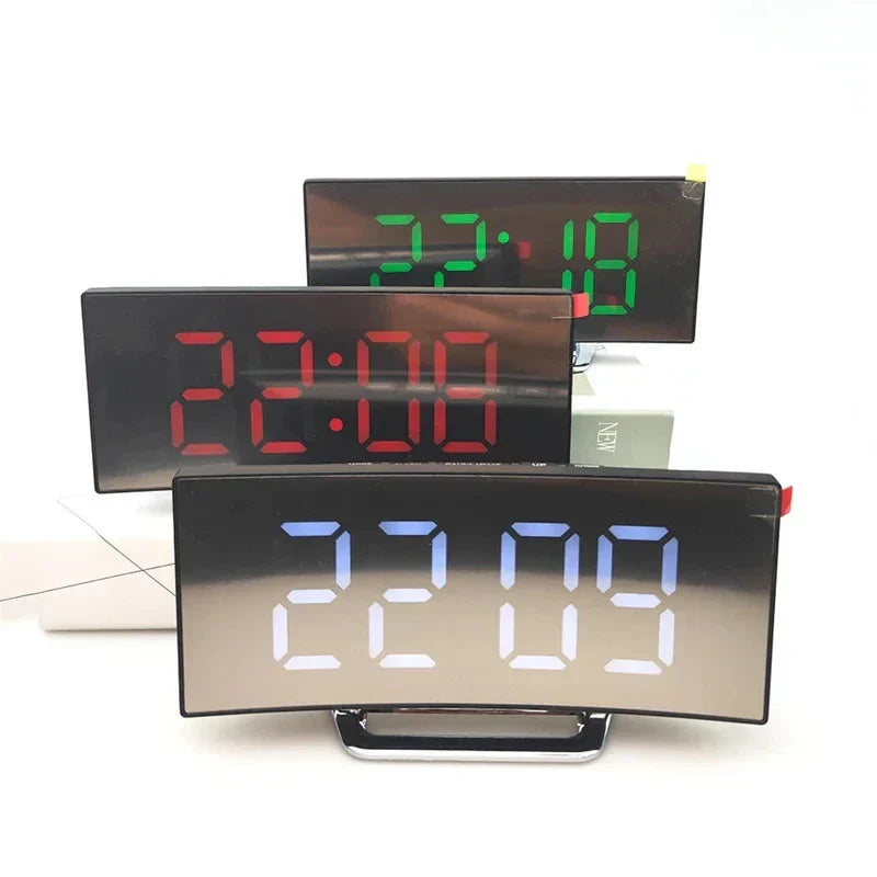 Maliben | LED curved screen digital alarm clock with USB charging