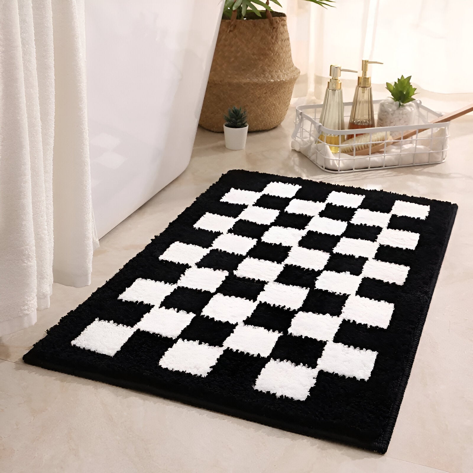 Maliben | Plush Checkered Microfiber Bath Mat Black And White