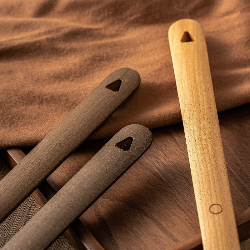 Maliben | Wooden Long Handle Magnetic Shoehorn