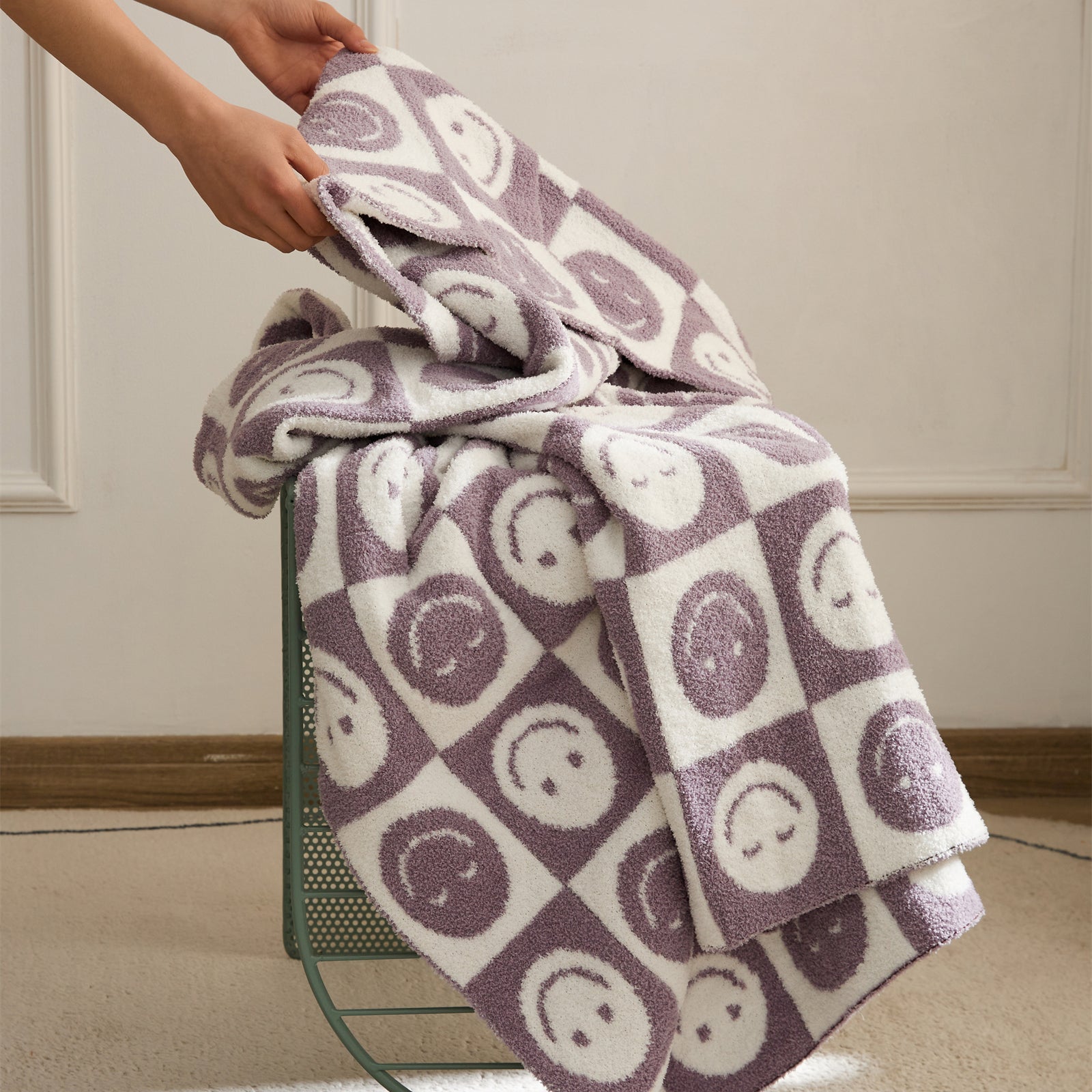 Maliben Smiley Checked Blanket