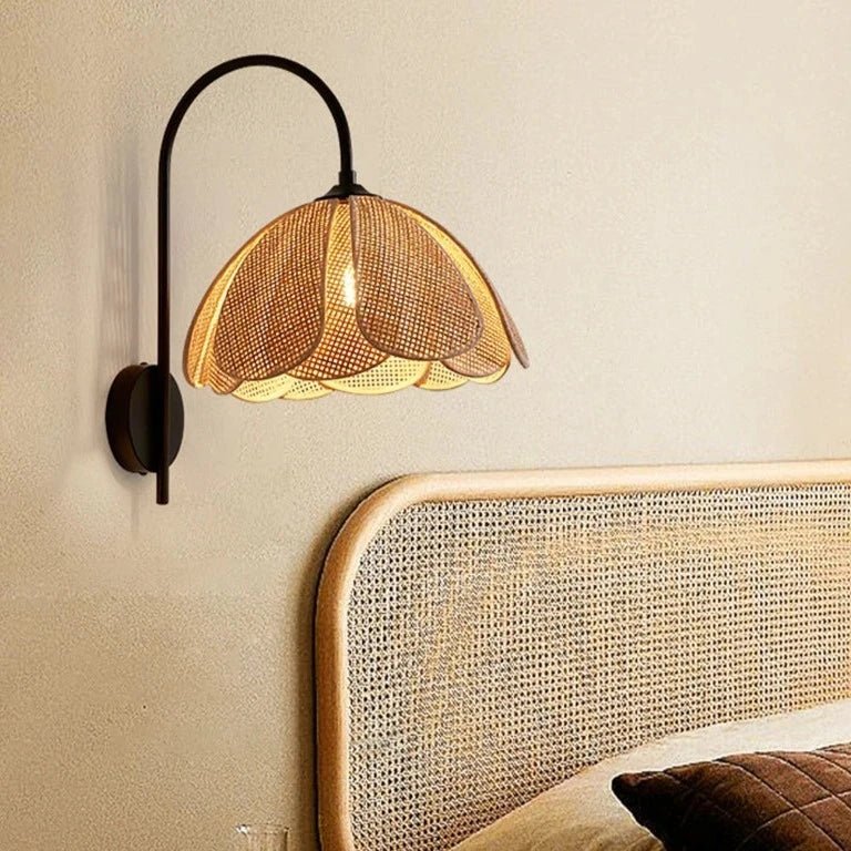Maliben | Lumaflora - Elegant Rattan Wall Lamp - Warm Floral Ambiance