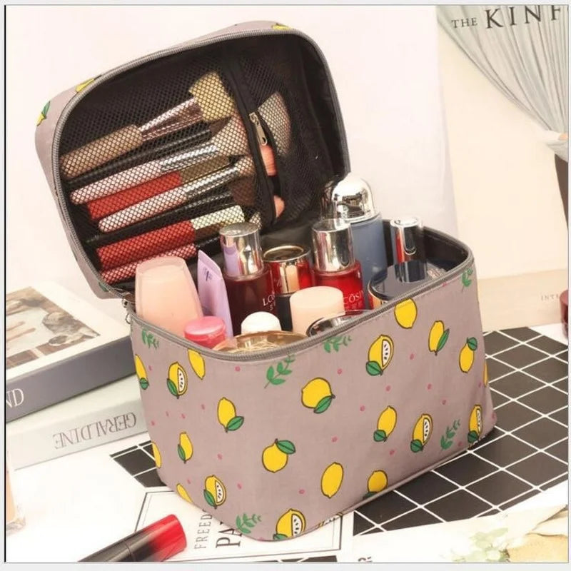 Maliben | Cosmetic Bag Wildaura | Large Capacity | Waterproof & Stylish | Animal Print