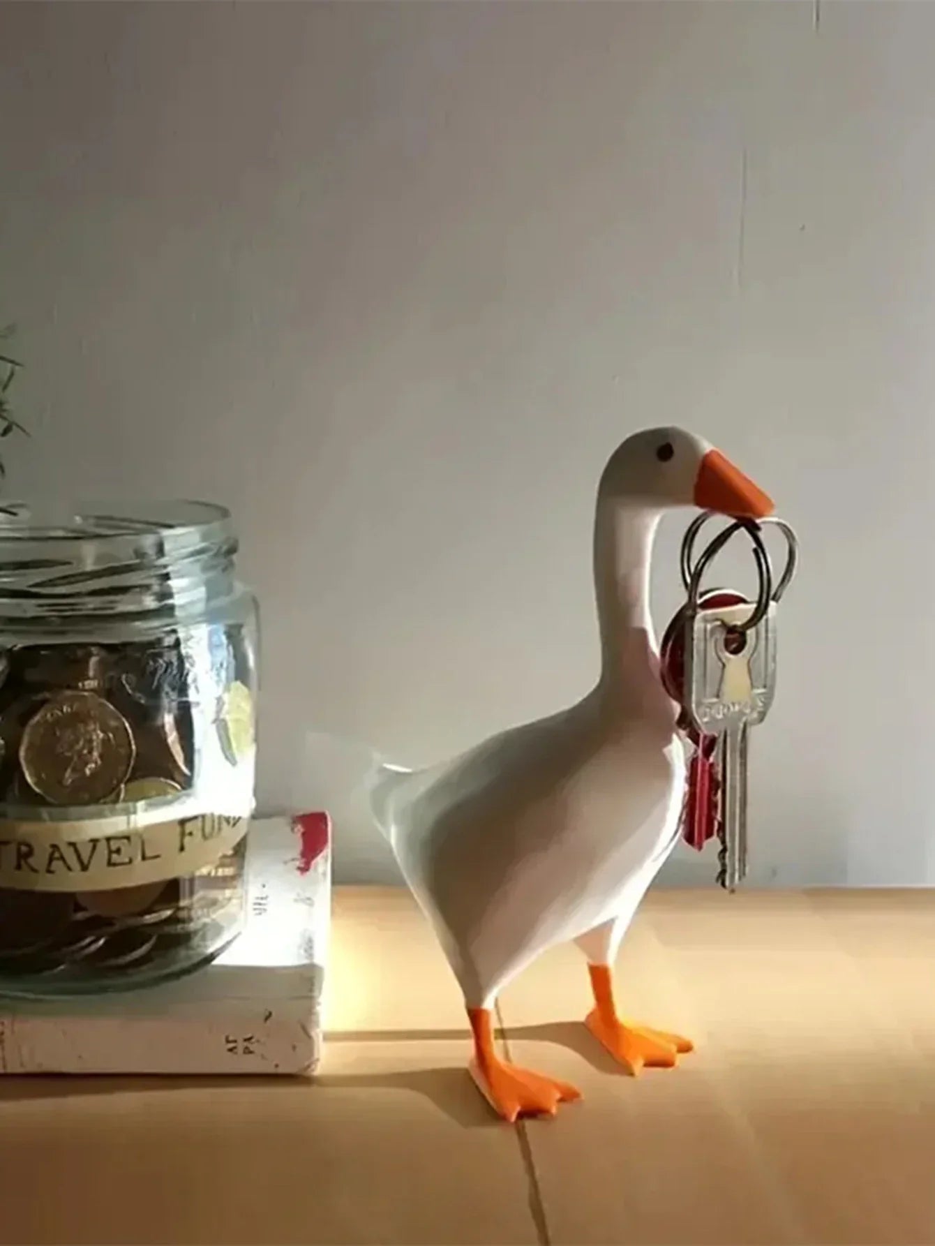 Maliben | Decorative Figure Goosemag | Magnetic Goose Key Holder | Resin Sculpture & Organizer