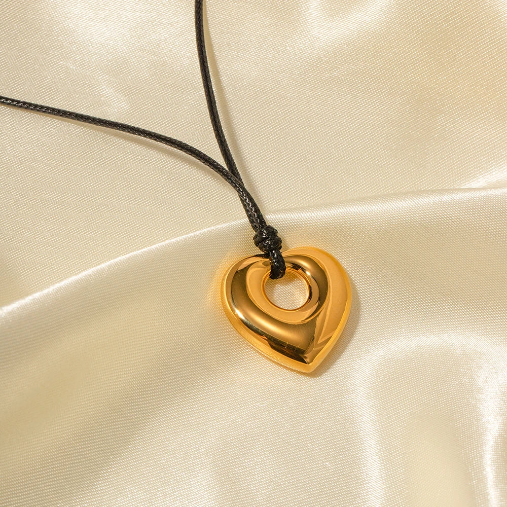 Maliben | Vintage Heart Leather Necklace