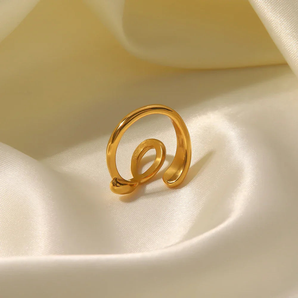 Maliben | 18k Curved Elegance Ring