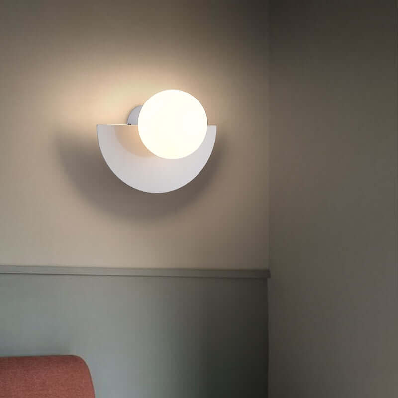 Maliben | Noorderlicht Charm - Halfmoon Wall Lamp Of Metal