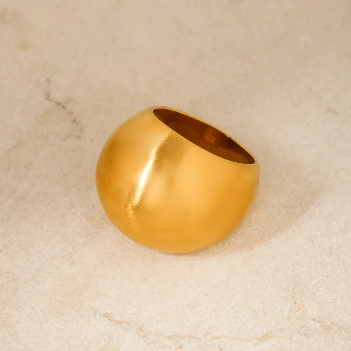 Maliben | 18k Bold Round Brushed Ring