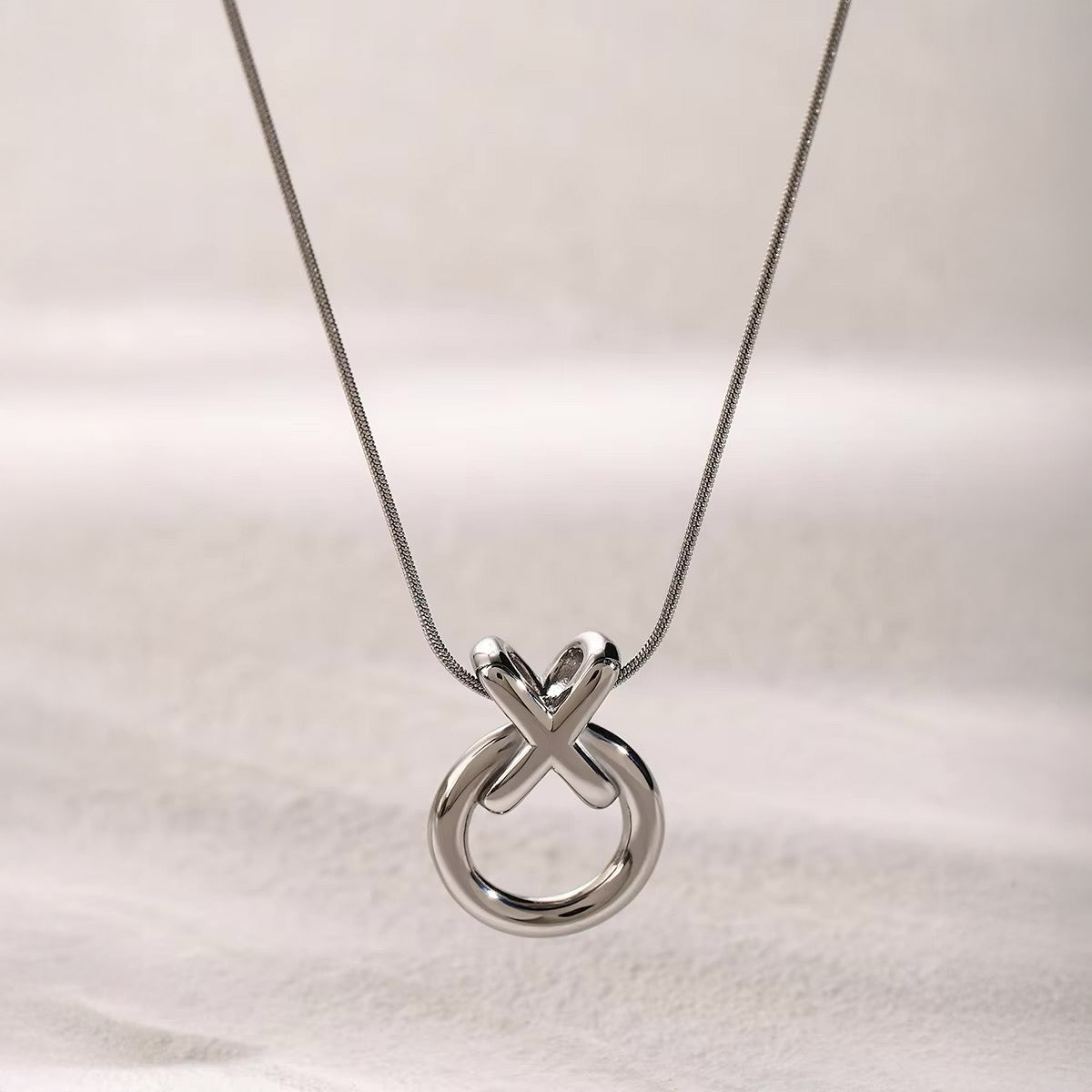 Maliben | Elegant Xo Interlaced Necklace