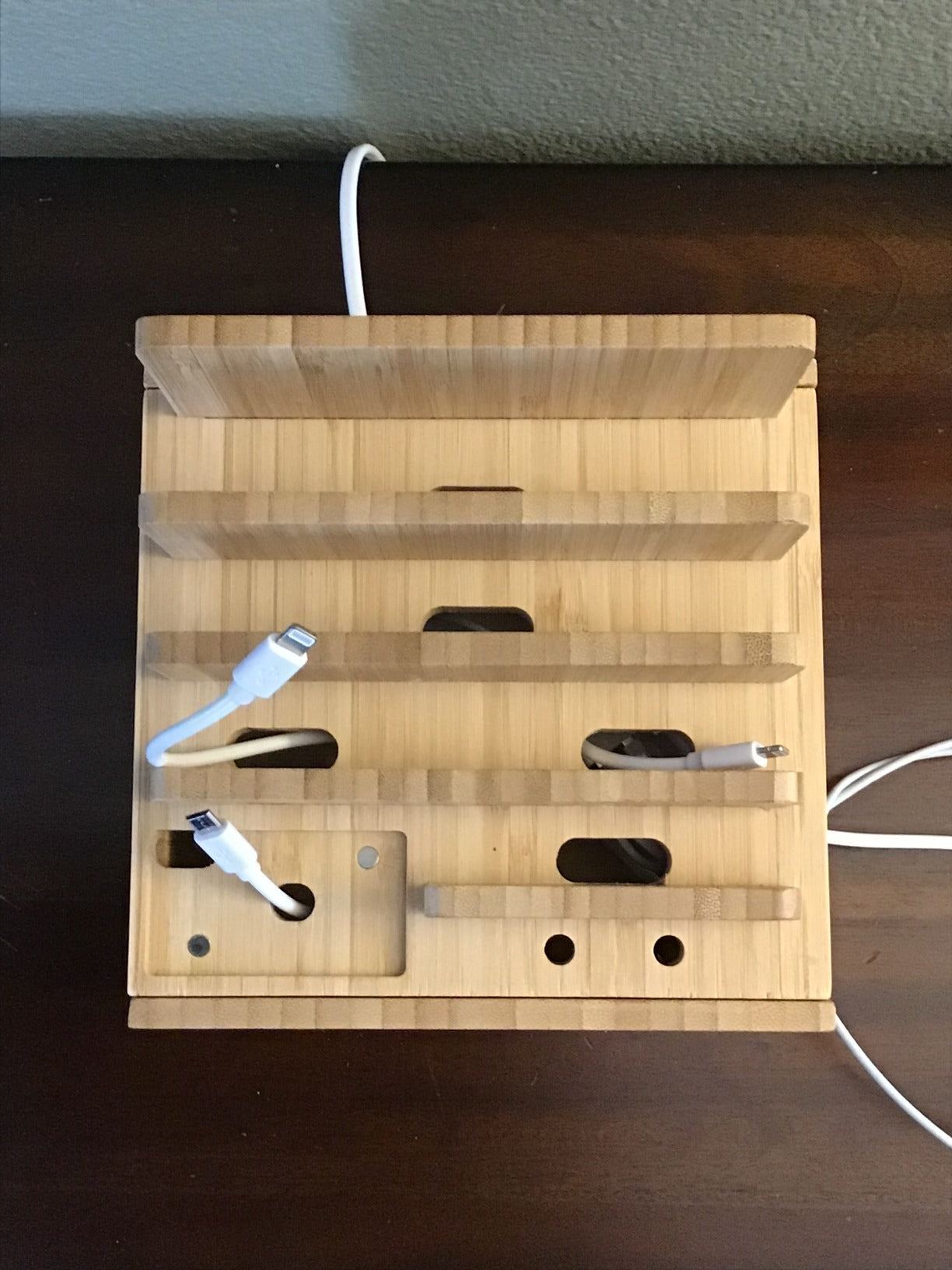 Maliben | Tekavo Chargedock Charging Station Made Of Bamboo | 5-Port Usb & Organizer | For Smartphone, Tablet & Smartwatch | Incl. Cable Set