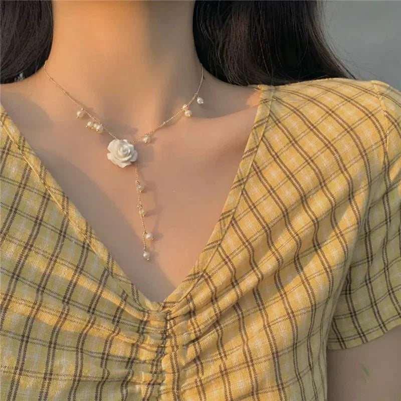 Maliben | Blanc La Floral Necklace