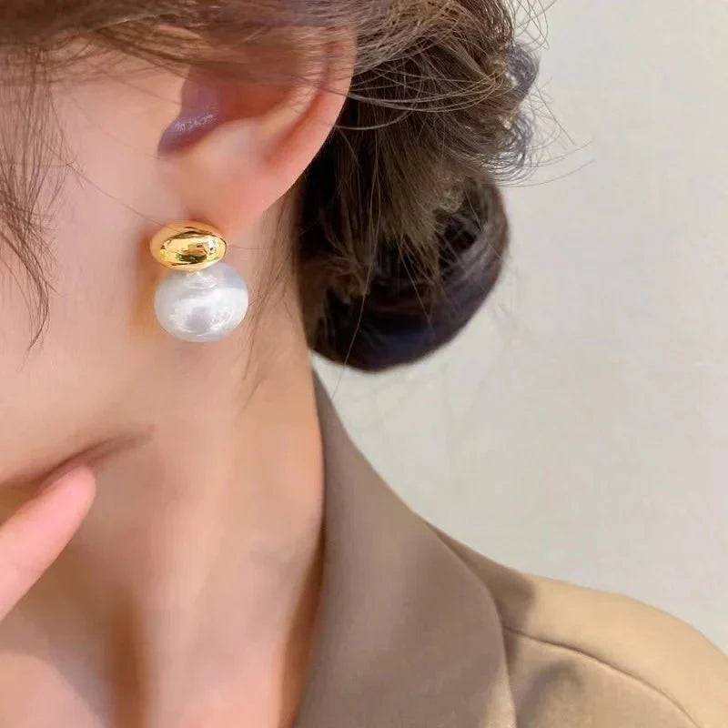 Maliben | Classy Gold Accented Pearl Stud Earrings