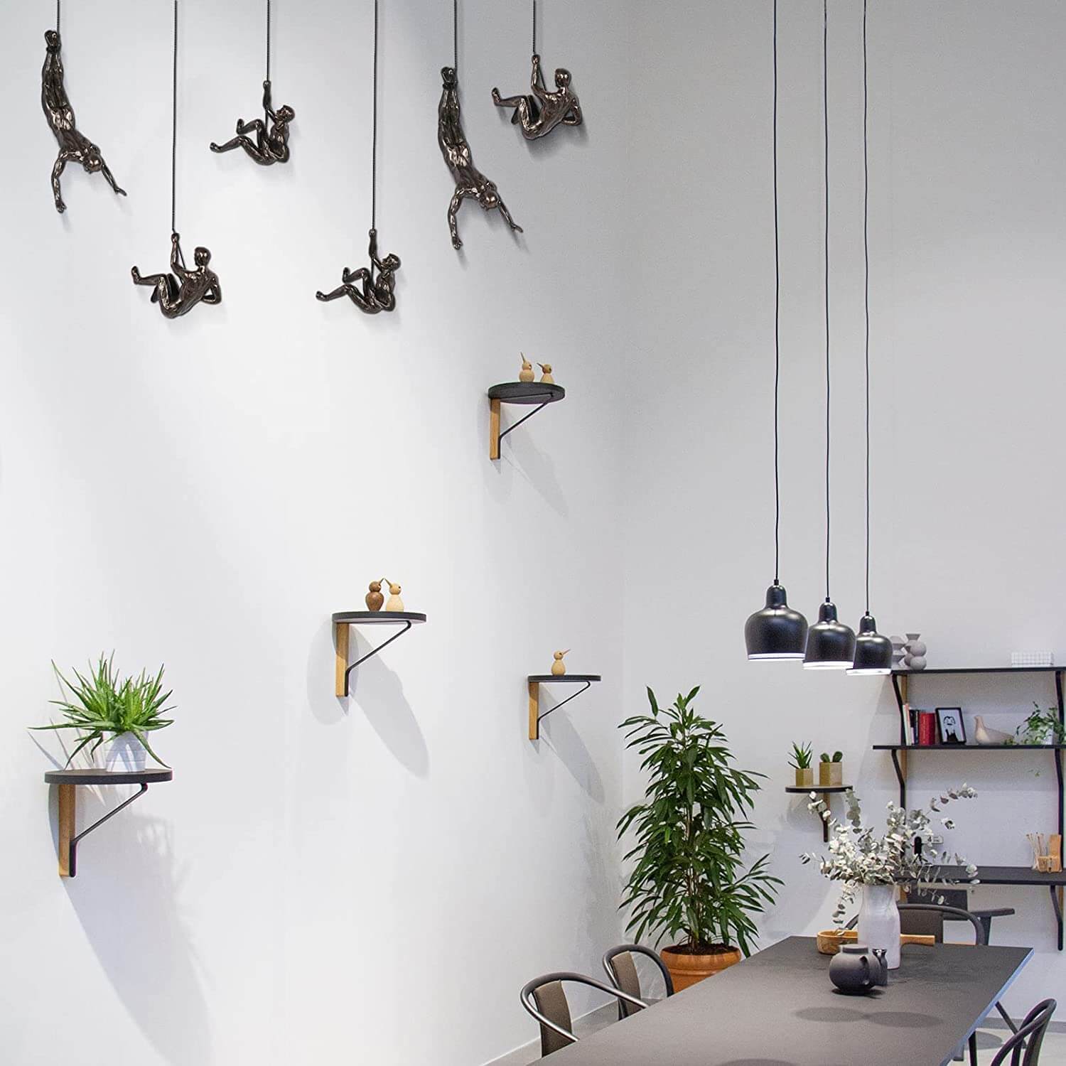 Maliben | Wall Sculpture Climbartis | Symbol Of Strength & Growth | Handcrafted From Resin & Iron Wire