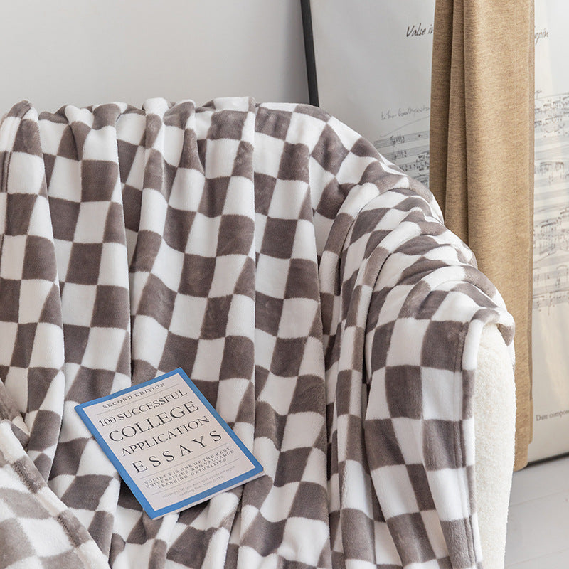 Maliben Stylish blanket in checkered pattern for your home
