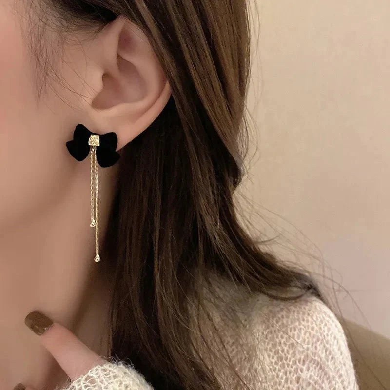 Maliben | Dainty Bow Gold Dangle Earrings