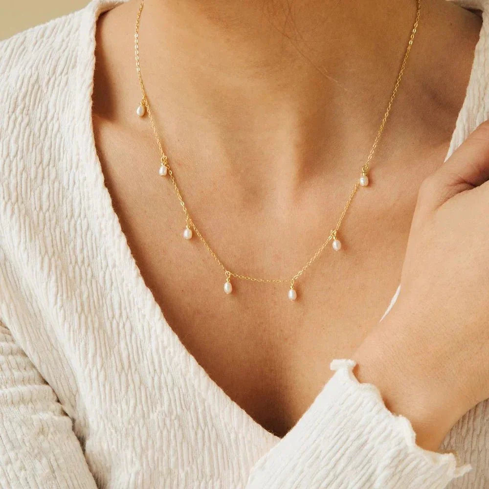 Maliben | Dainty Pearl Droplets Necklace