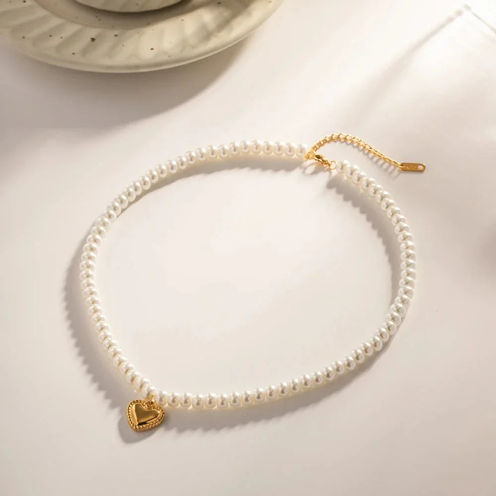 Maliben | Dainty Pearl Golden Heart Necklace