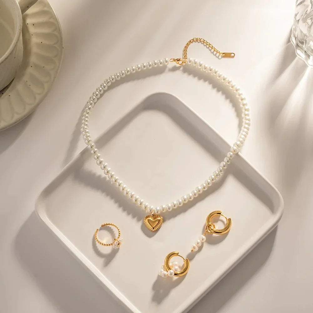 Maliben | Dainty Pearl Golden Heart Necklace