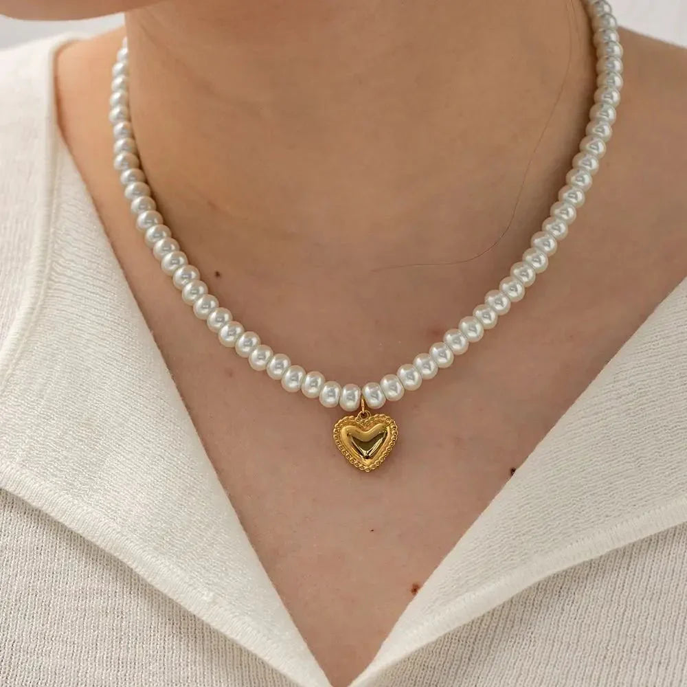 Maliben | Dainty Pearl Golden Heart Necklace