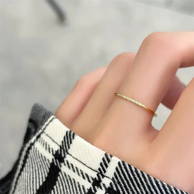 Maliben | Dainty Thin Speckled Diamond Ring