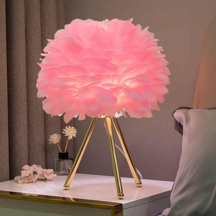 Maliben | Dimmable Table Lamp With Luxury Feathers – Pluma