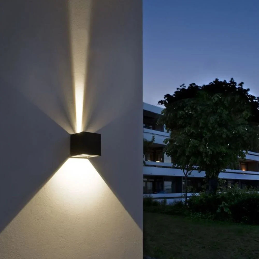 Maliben | Adjustable Wall Light