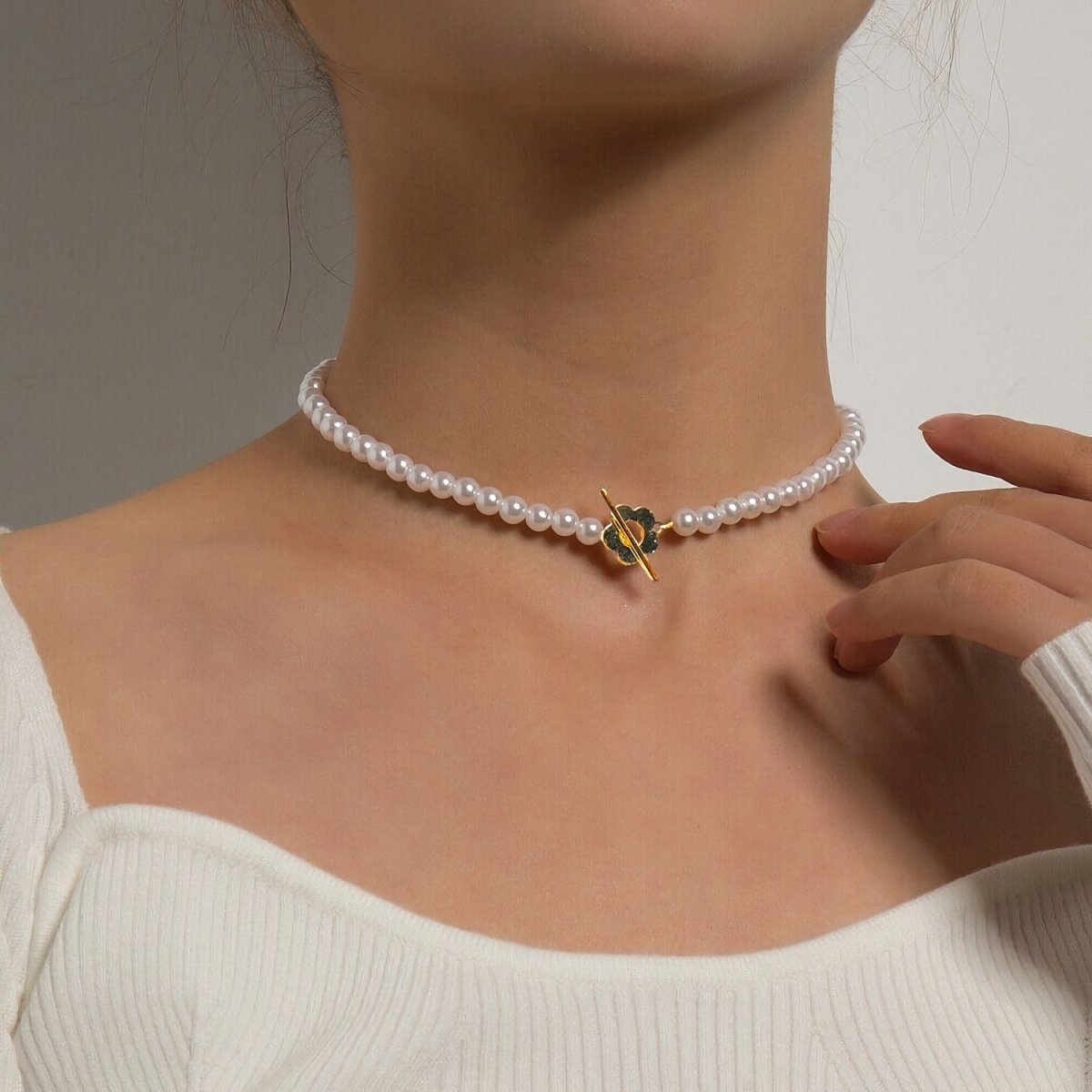 Maliben | Floral Choker Flower Clasp Necklace
