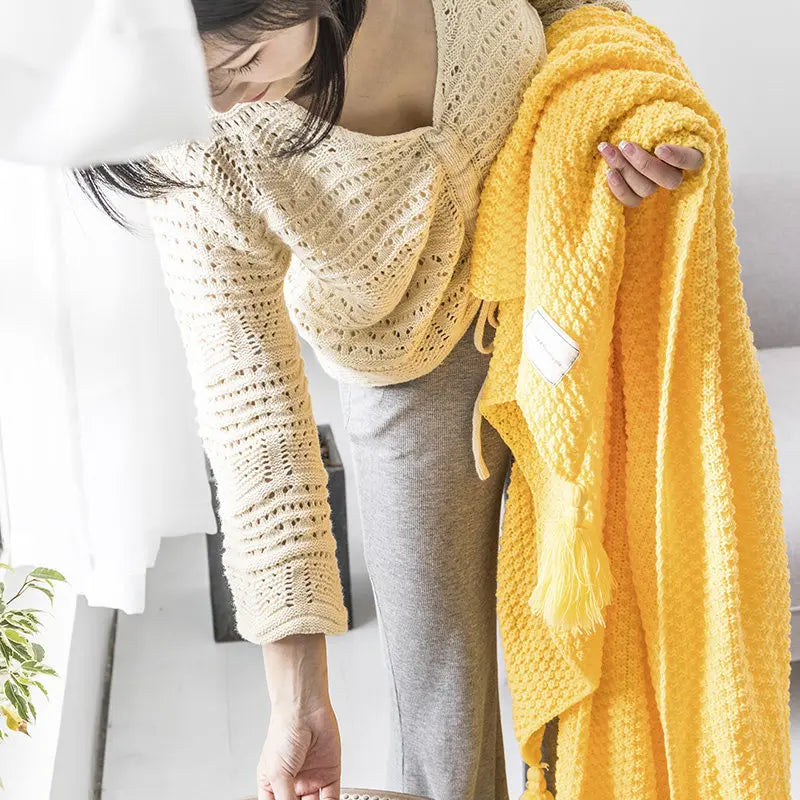 Maliben | Wool Blanket Arctichaven | Scandinavian Design With Tassels & Balls | Warm & Stylish