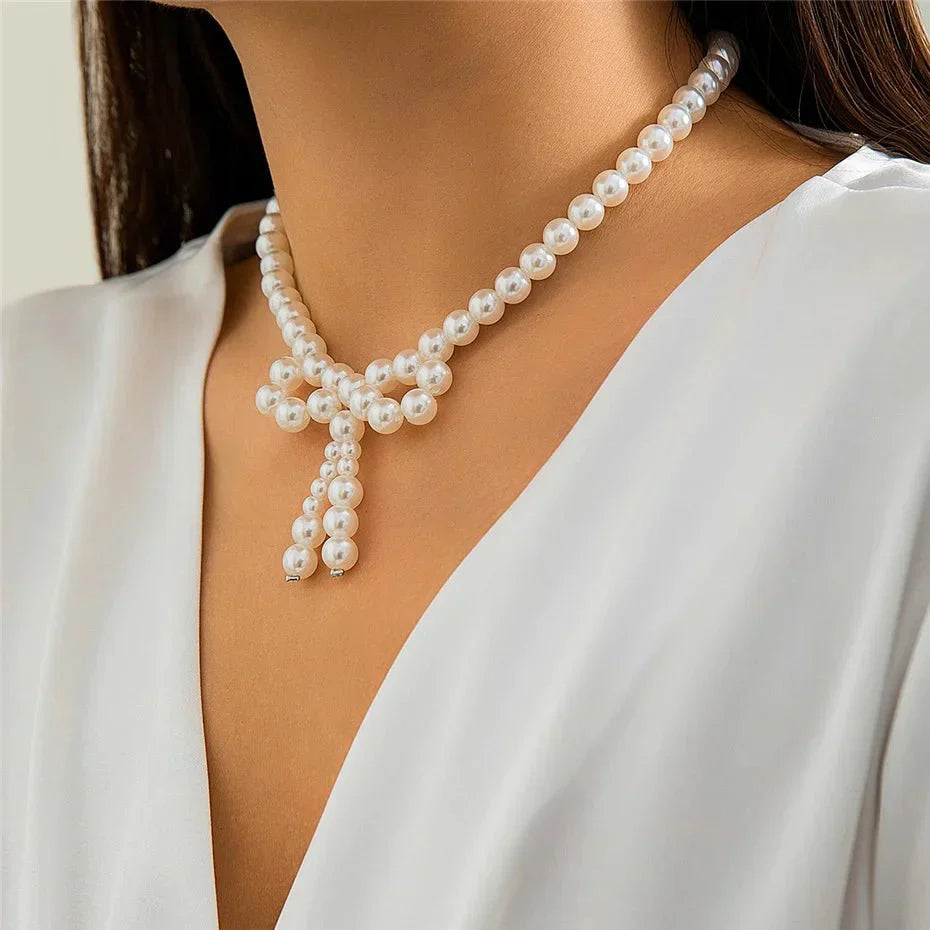 Maliben | Iconic Dainty Pearl Bow Necklace