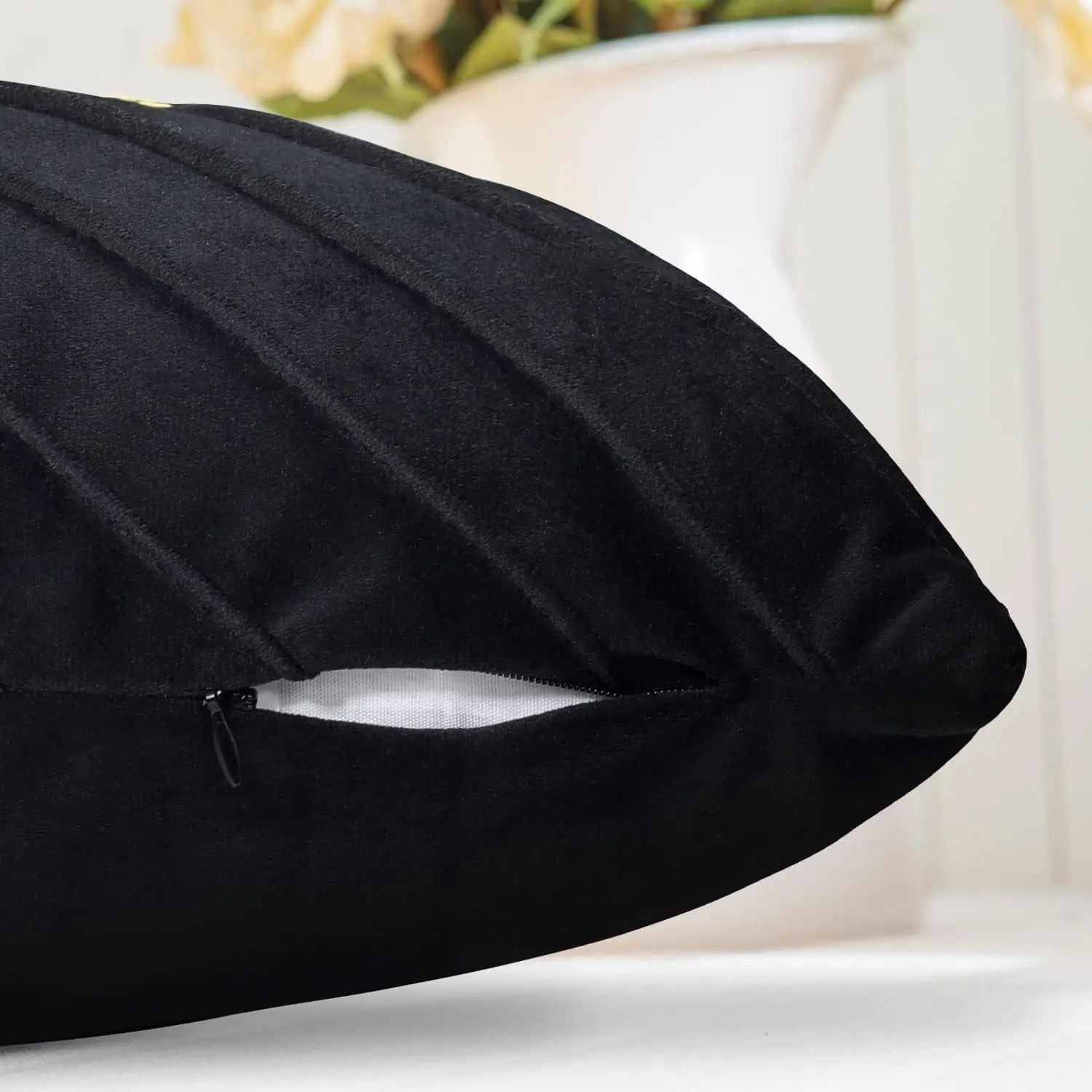 Maliben | Noir Élégance Cushion Cover - Luxury Velvet Cushion Cover With Gold Sequins - Refine Your Interior