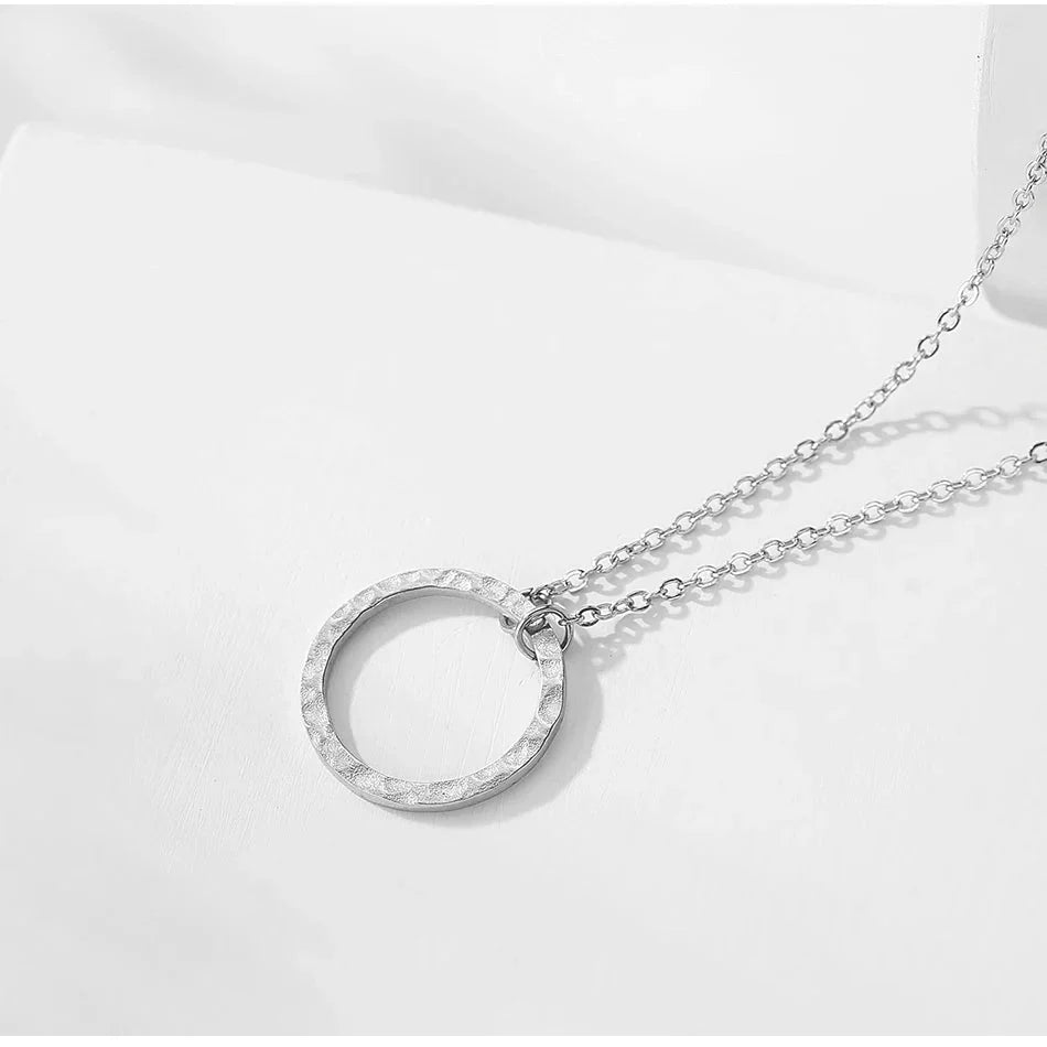 Maliben | Minimal Textured Circle Necklace