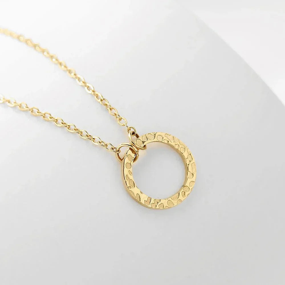 Maliben | Minimal Textured Circle Necklace
