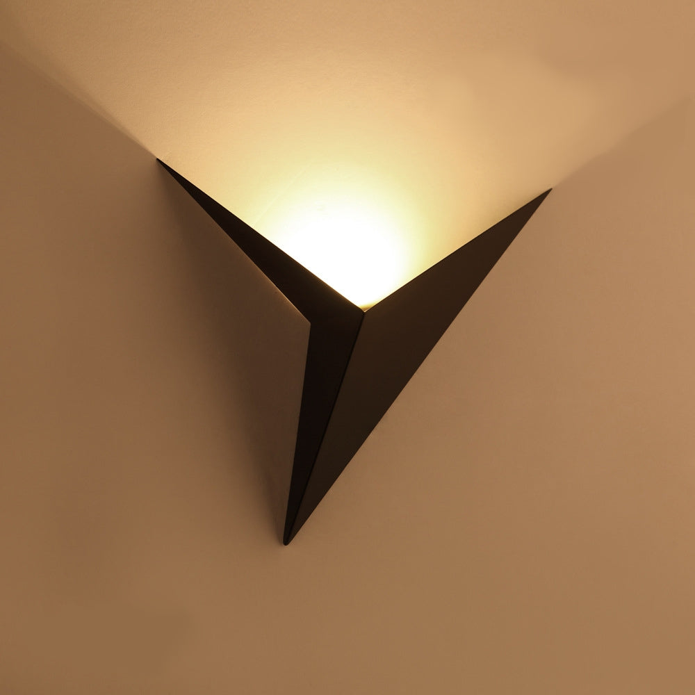 Maliben | Trigon Wall Light