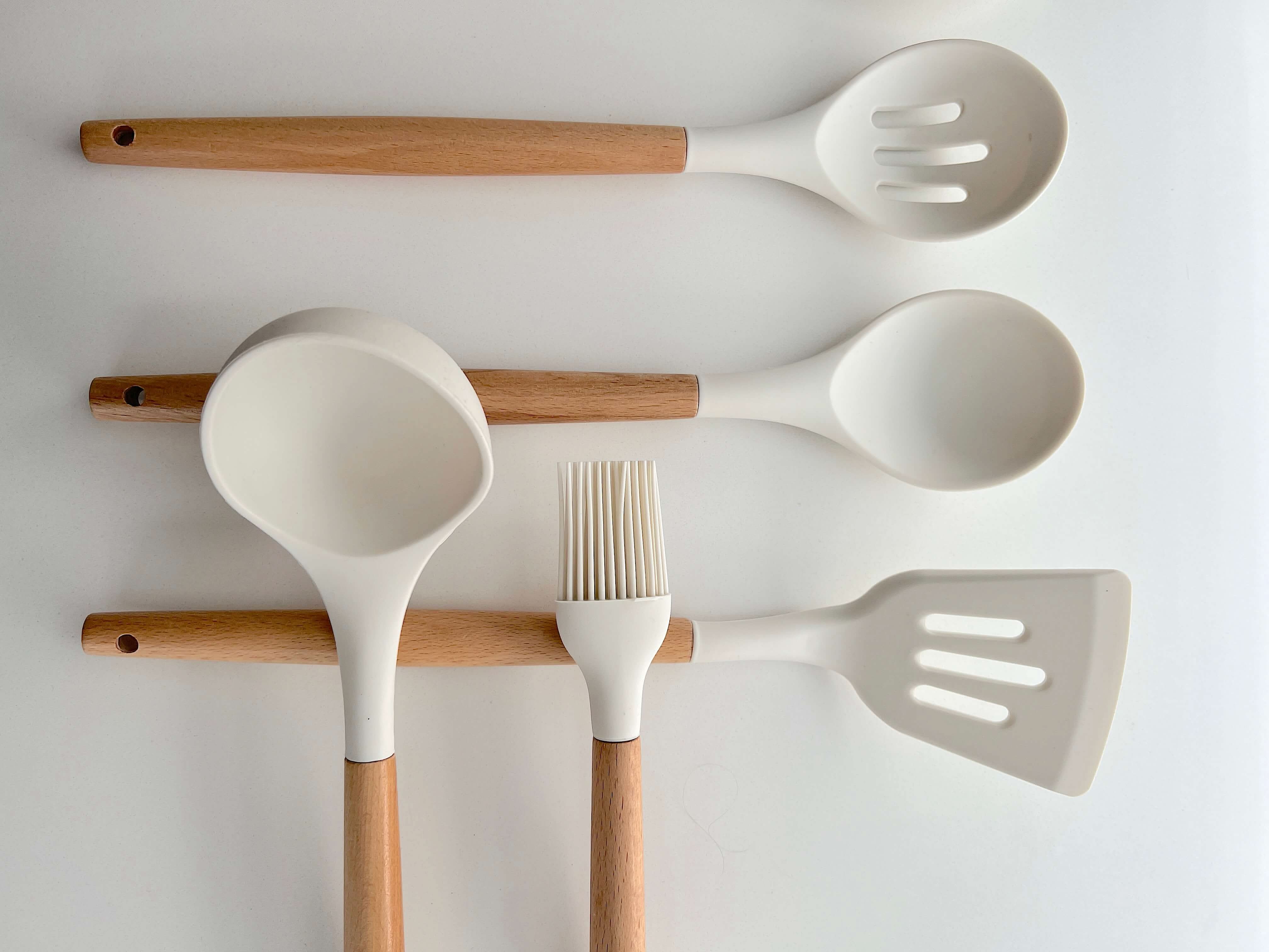 Maliben | Non-Toxic Bpa-Free Silicone Cooking Utensil Set With Wooden Handles Lattea